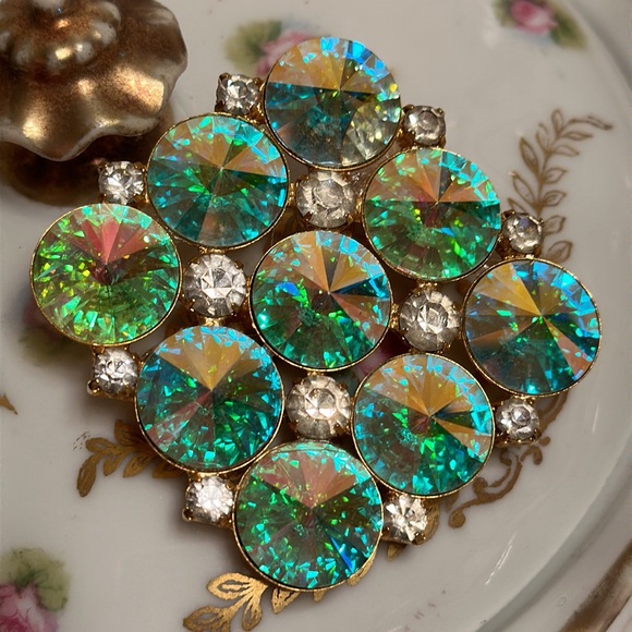 Jewelry - Vintage Aurora Borealis Rivoli & clear Crystal Rhinestones Brooch WOW! 1 7/8”